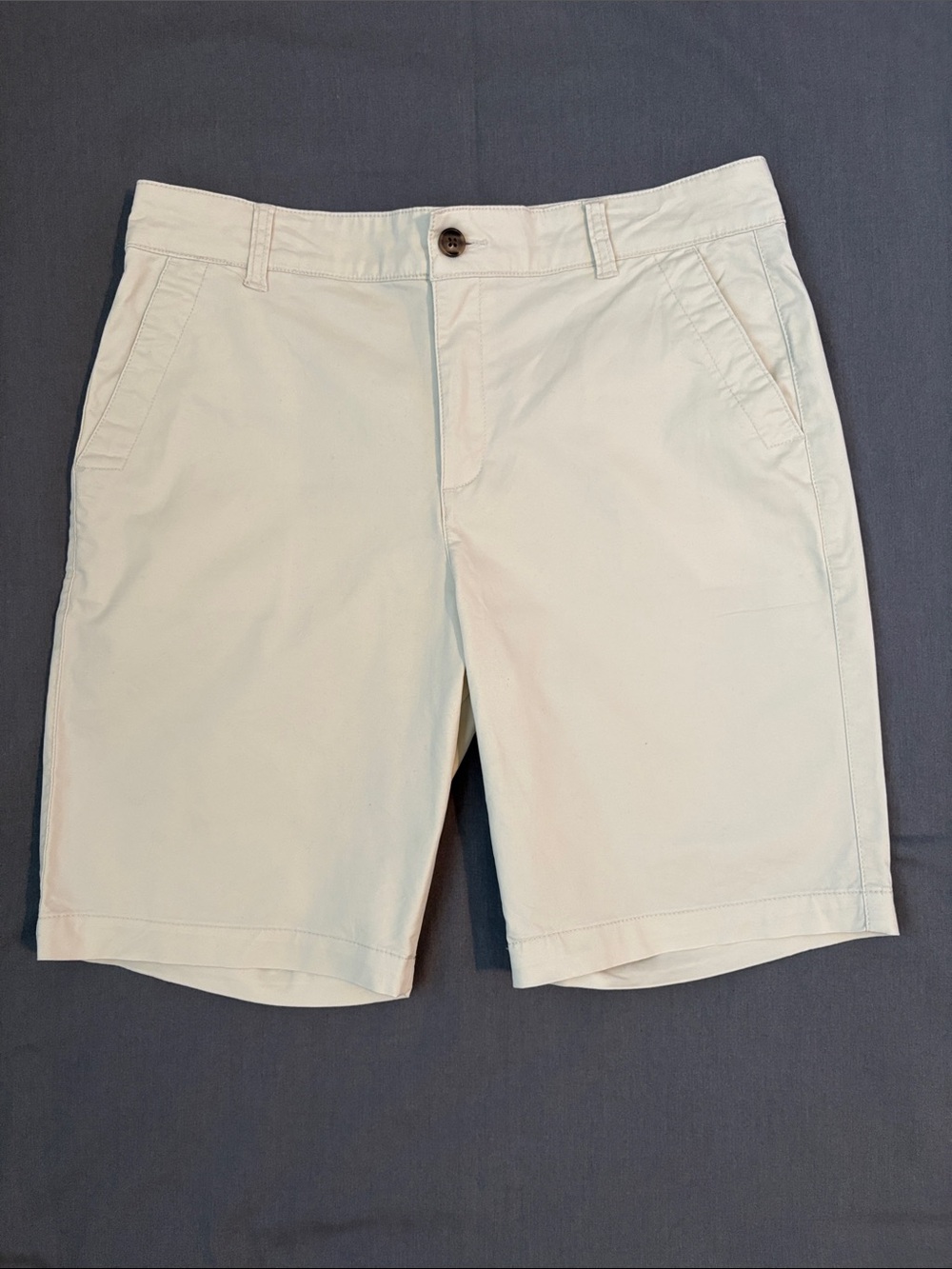 Gap 9" Khaki Bermuda Shorts Chino Stretch Mid Rise Size 10